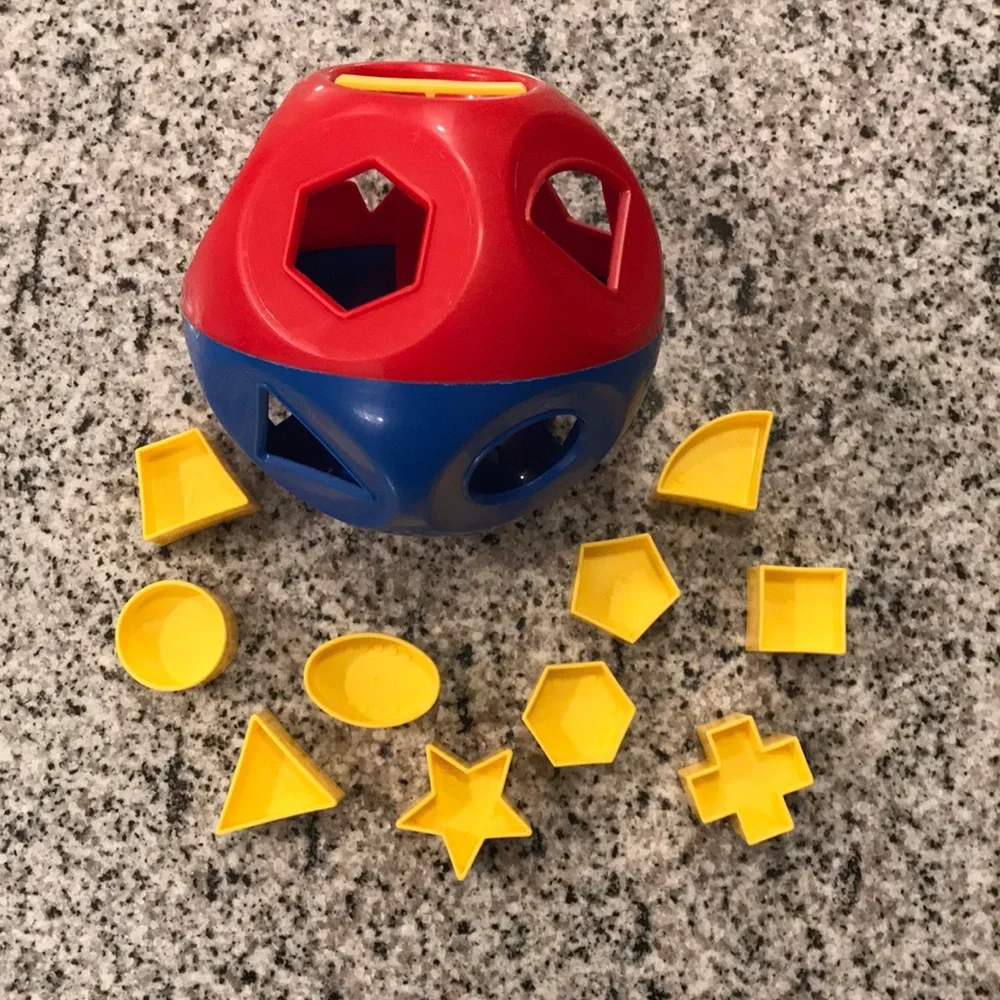 Tupperware Shape-O Shape Sorting Ball Toy